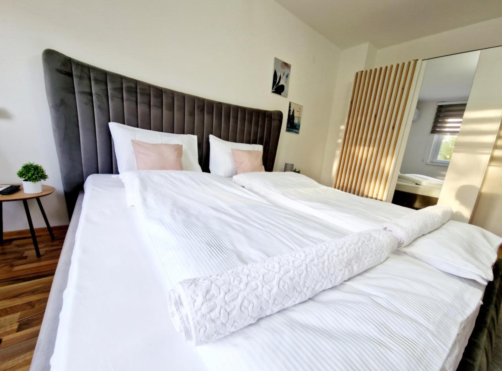 Infinity Apartment & Free Wifi & Free Parking Saraievo Exterior foto